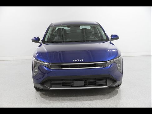 Used 2025 Kia K4 EX FWD image 2