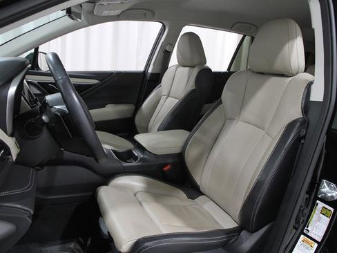 Used 2023 Subaru Outback Limited image 5