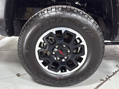 Certified 2025 Toyota Tacoma SR5 image 22
