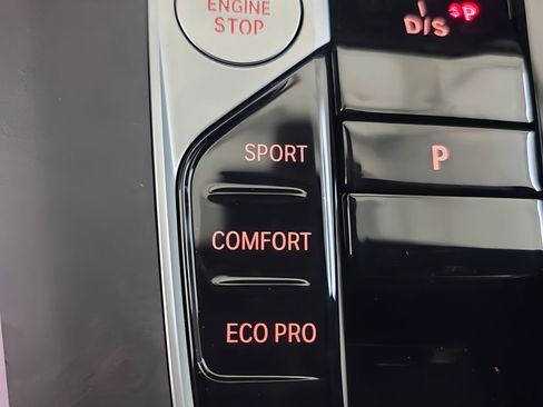 Used 2026 BMW X5 sDrive40i w/ Parking Assistance Package image 18