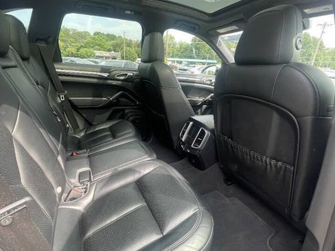 Used 2016 Porsche Cayenne GTS AWD/4WD image 17