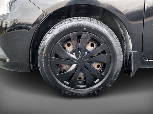 Used 2017 Nissan Versa S Plus image 31