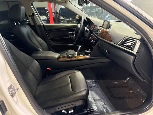 Used 2016 BMW 320i xDrive Sedan AWD/4WD image 38