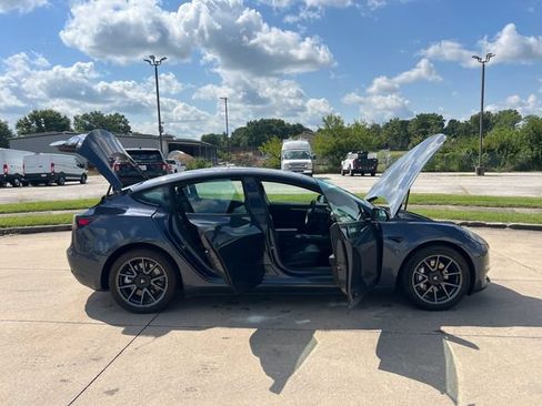 Used 2022 Tesla Model 3 Long Range AWD/4WD image 10