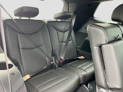 Used 2025 Cadillac XT6 Luxury FWD image 28