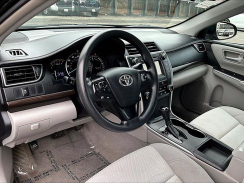 Used 2015 Toyota Camry LE image 13