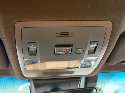 Used 2020 Lexus ES 300h w/ Premium Package FWD image 29