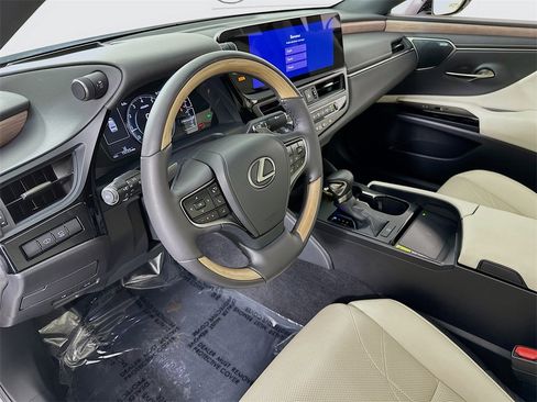 Used 2024 Lexus ES 350 Ultra Luxury image 11