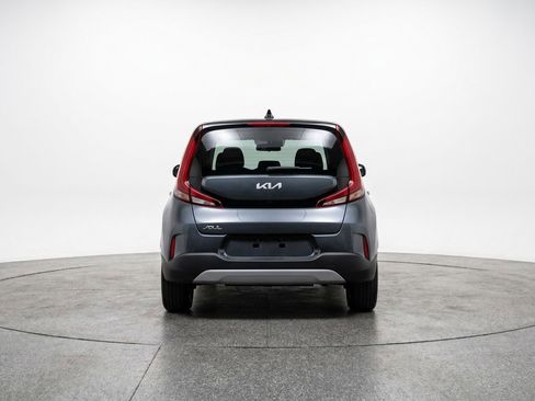 Used 2025 Kia Soul LX w/ LX Technology Package FWD image 7