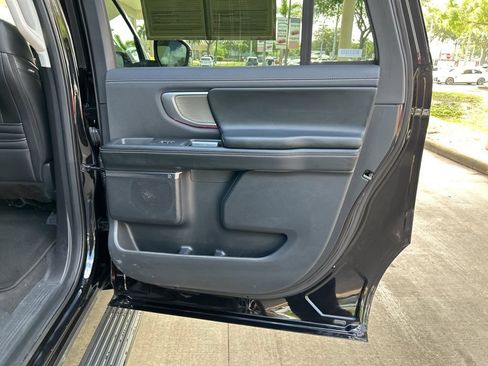 Used 2025 Ford Expedition Max Platinum AWD/4WD image 39
