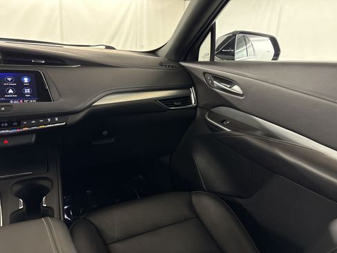Used 2022 Cadillac XT4 Premium Luxury w/ Safety Alert Package AWD/4WD image 29