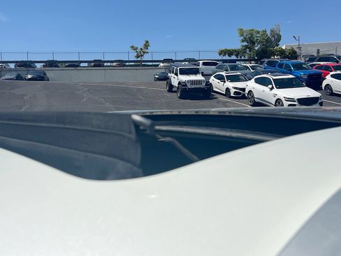 Used 2023 INFINITI QX60 Luxe w/ Cargo Package AWD/4WD image 23