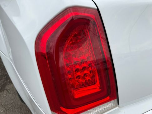 Used 2016 Chrysler 300 C RWD image 23