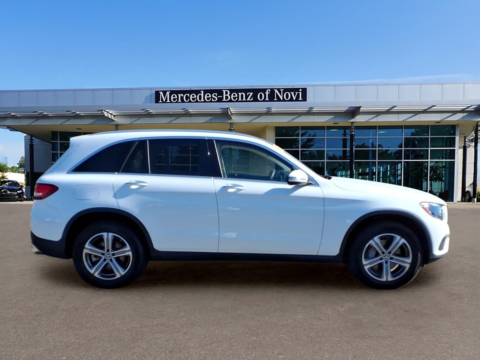 Used 2019 Mercedes-Benz GLC 300 4MATIC image 4