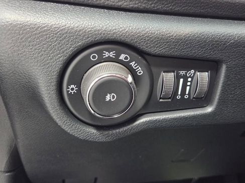 New 2026 Chrysler Pacifica Select image 29