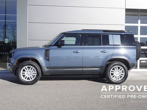 Used 2025 Land Rover Defender 110 S image 8