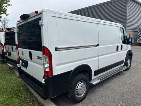 Used 2025 RAM ProMaster 2500 w/ U-Haul Equipment Group FWD image 13
