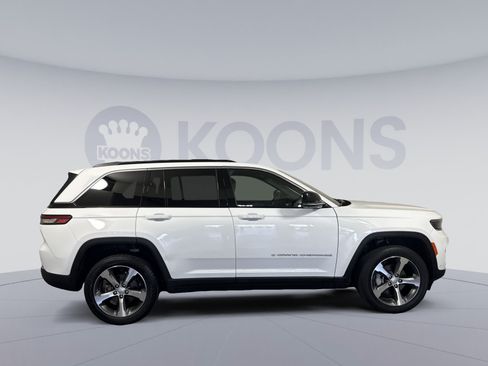 Used 2025 Jeep Grand Cherokee Limited w/ Luxury Tech Group II AWD/4WD image 8