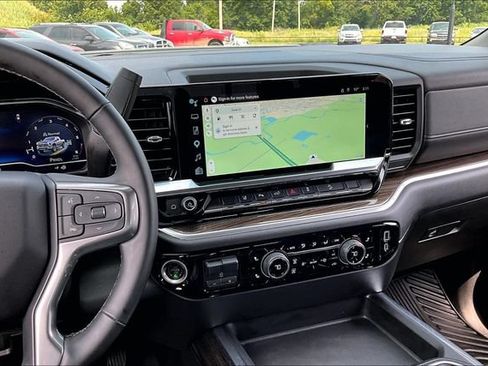 Used 2025 Chevrolet Silverado 2500 LT w/ Trail Boss Package AWD/4WD image 10