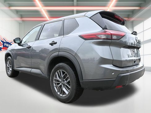 Used 2024 Nissan Rogue S AWD/4WD image 2