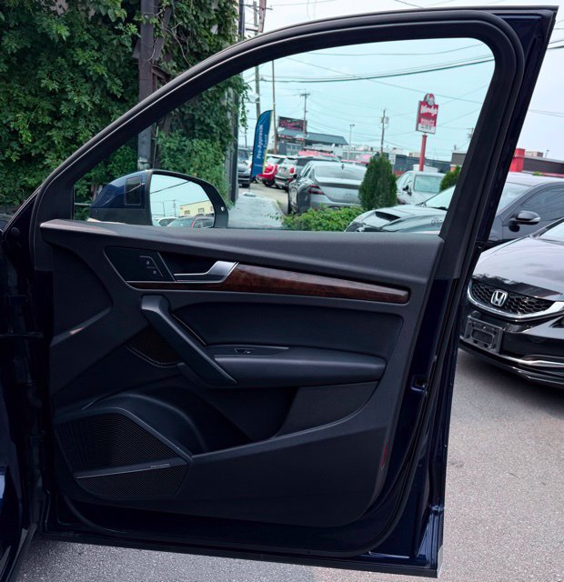Used 2018 Audi Q5 2.0T Premium Plus w/ Premium Plus Package AWD/4WD image 22