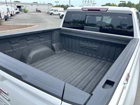 Used 2022 GMC Sierra 1500 SLT w/ SLT Premium Plus Package AWD/4WD image 14