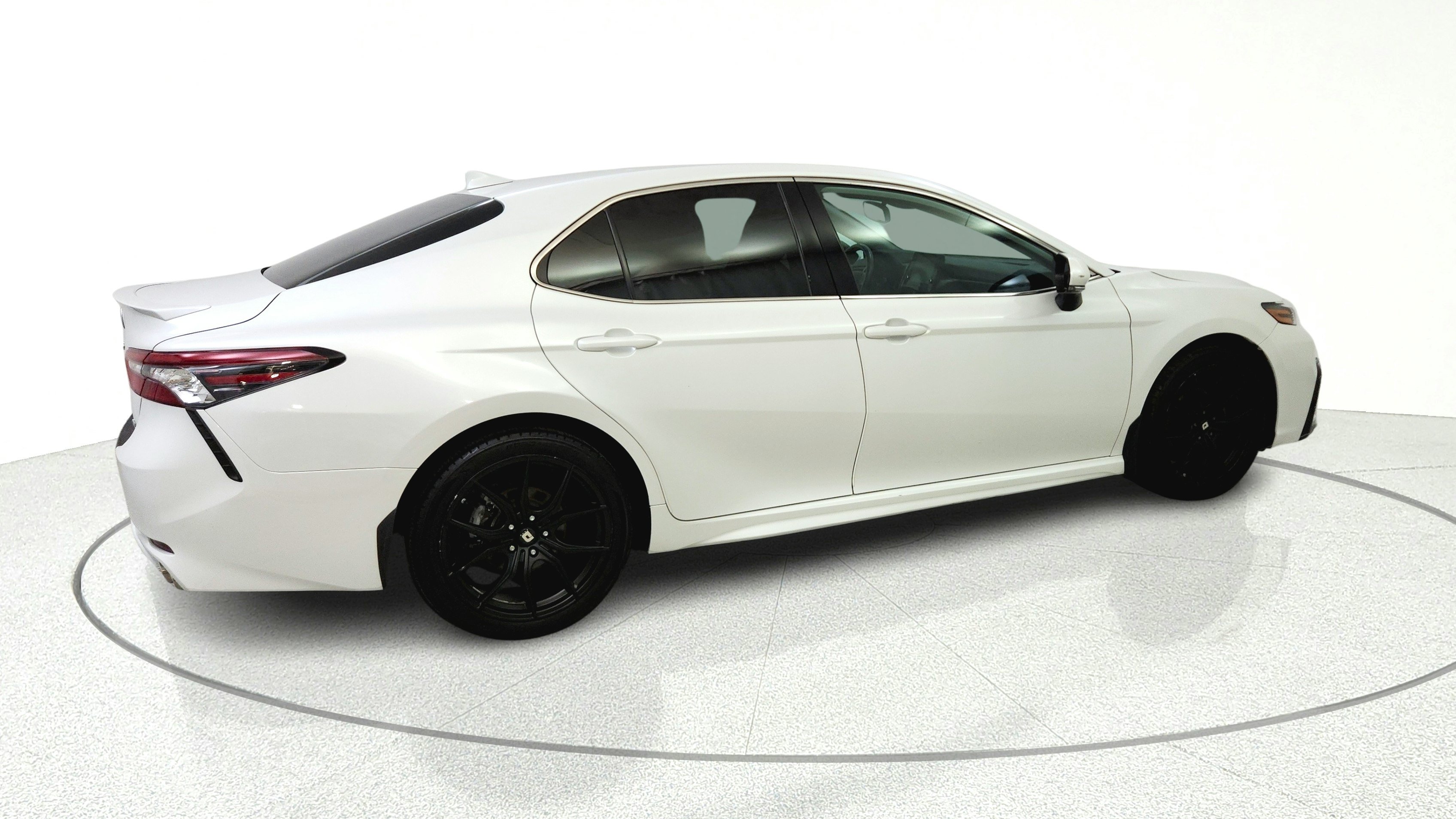 Used 2021 Toyota Camry XSE FWD image 7