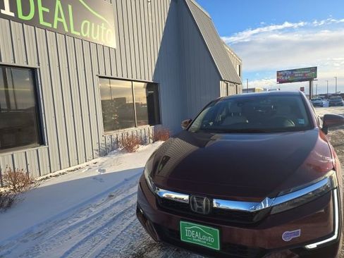 Used 2018 Honda Clarity Plug-In Hybrid image 3