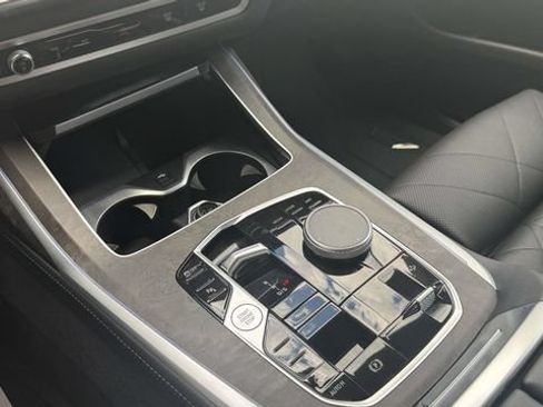 Used 2024 BMW X7 xDrive40i w/ M Sport Package AWD/4WD image 82