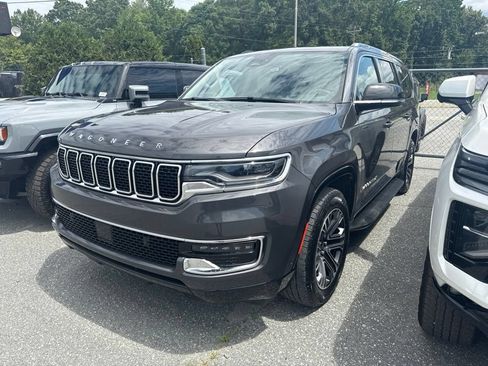 Used 2024 Jeep Wagoneer L 4WD w/ Premium Group I image 1