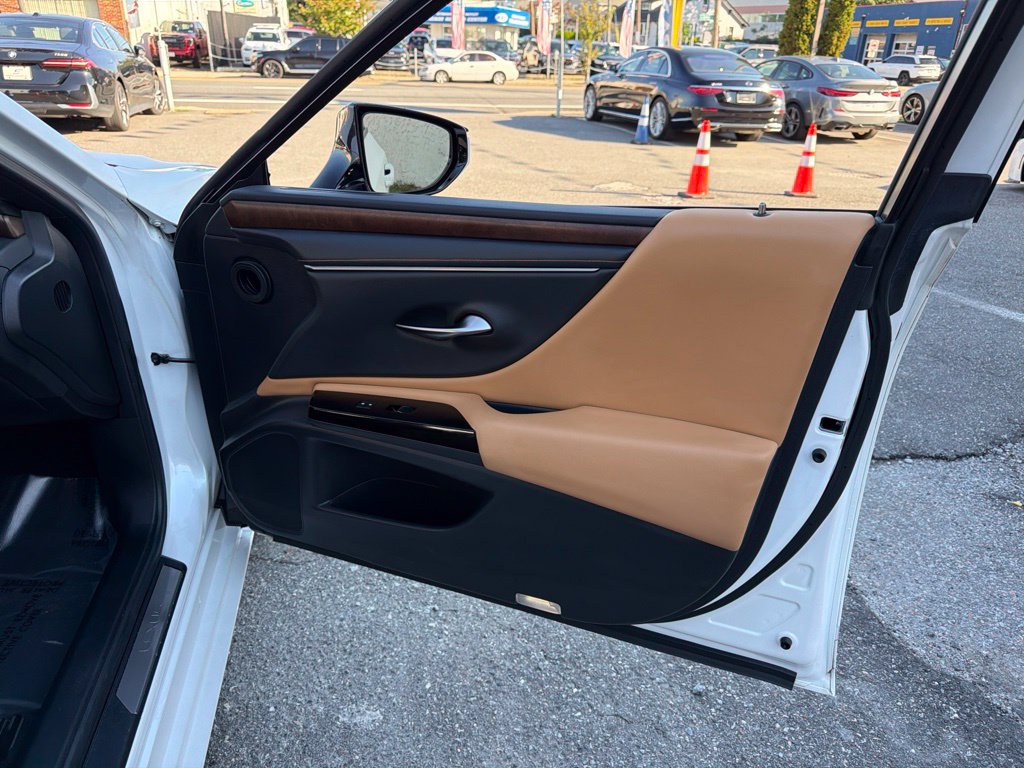 Used 2022 Lexus ES 250 w/ Premium Package AWD/4WD image 15