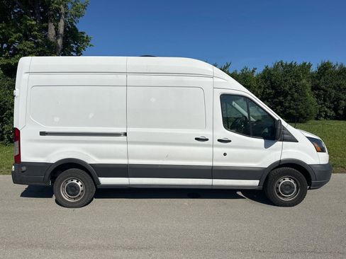 Used 2018 Ford Transit 250 148 High Roof RWD image 3