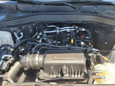 Used 2021 Ford Explorer XLT image 27