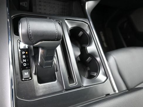 Used 2025 Ford F150 Lariat w/ Equipment Group 502A High image 20