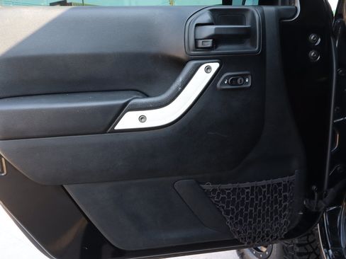 Used 2018 Jeep Wrangler Unlimited Sport S AWD/4WD image 20