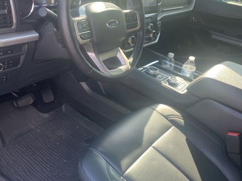 Used 2022 Ford Expedition Max XLT image 10