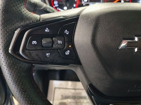 Used 2025 Chevrolet Trax RS FWD image 16