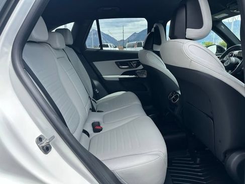 Used 2024 Mercedes-Benz GLC 300 4MATIC image 28