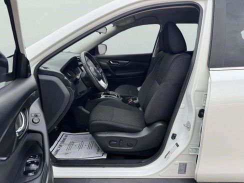 Used 2019 Nissan Rogue SV FWD image 19
