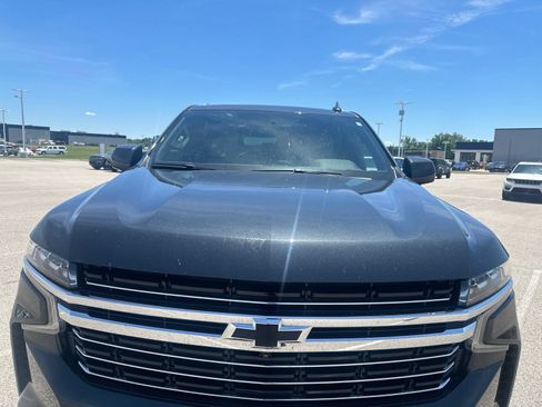 Used 2022 Chevrolet Tahoe LT w/ Luxury Package AWD/4WD image 3