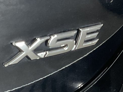 Used 2024 Toyota Camry XSE FWD image 8