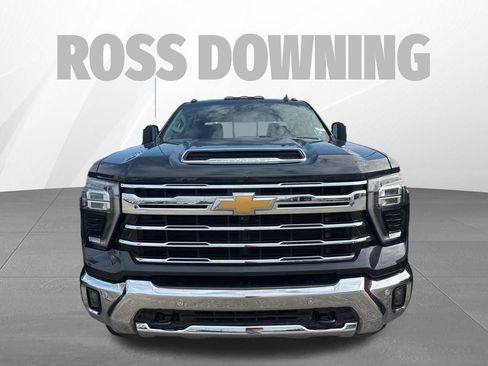 Used 2024 Chevrolet Silverado 2500 LTZ w/ LTZ Convenience Package AWD/4WD image 2
