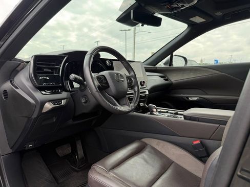 Used 2023 Lexus RX 350 FWD w/ Cold Area Package image 9
