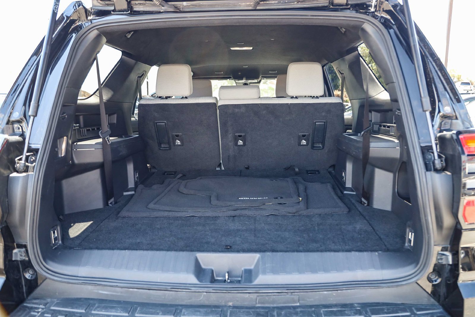 Certified 2025 Toyota 4Runner SR5 AWD/4WD image 24