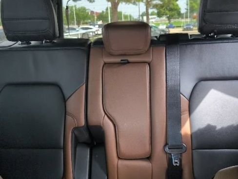 Used 2022 Ford Bronco Outer Banks AWD/4WD image 14