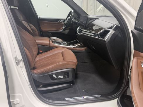 Used 2024 BMW X7 xDrive40i w/ M Sport Package AWD/4WD image 7