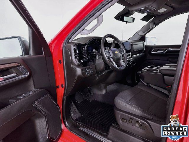 Used 2024 Chevrolet Silverado 1500 LT AWD/4WD image 3