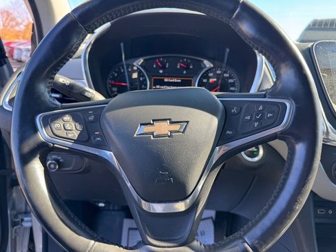 Used 2022 Chevrolet Equinox LT image 16