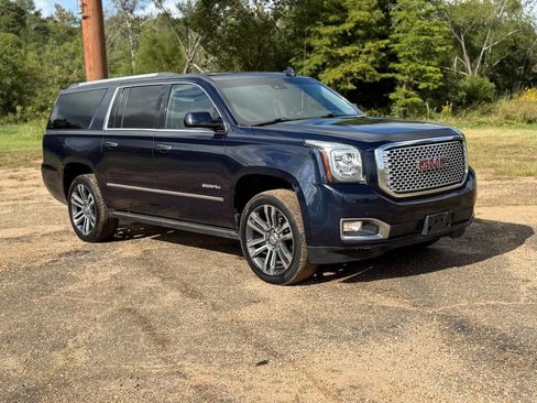 Used 2017 GMC Yukon XL Denali w/ Open Road Package RWD image 7