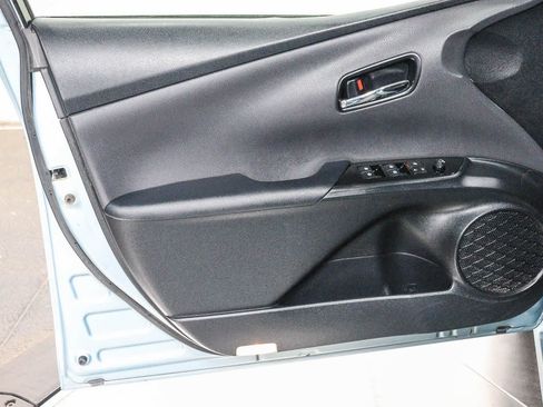 Certified 2017 Toyota Prius Two w/ Carpet Mat Package FWD image 22